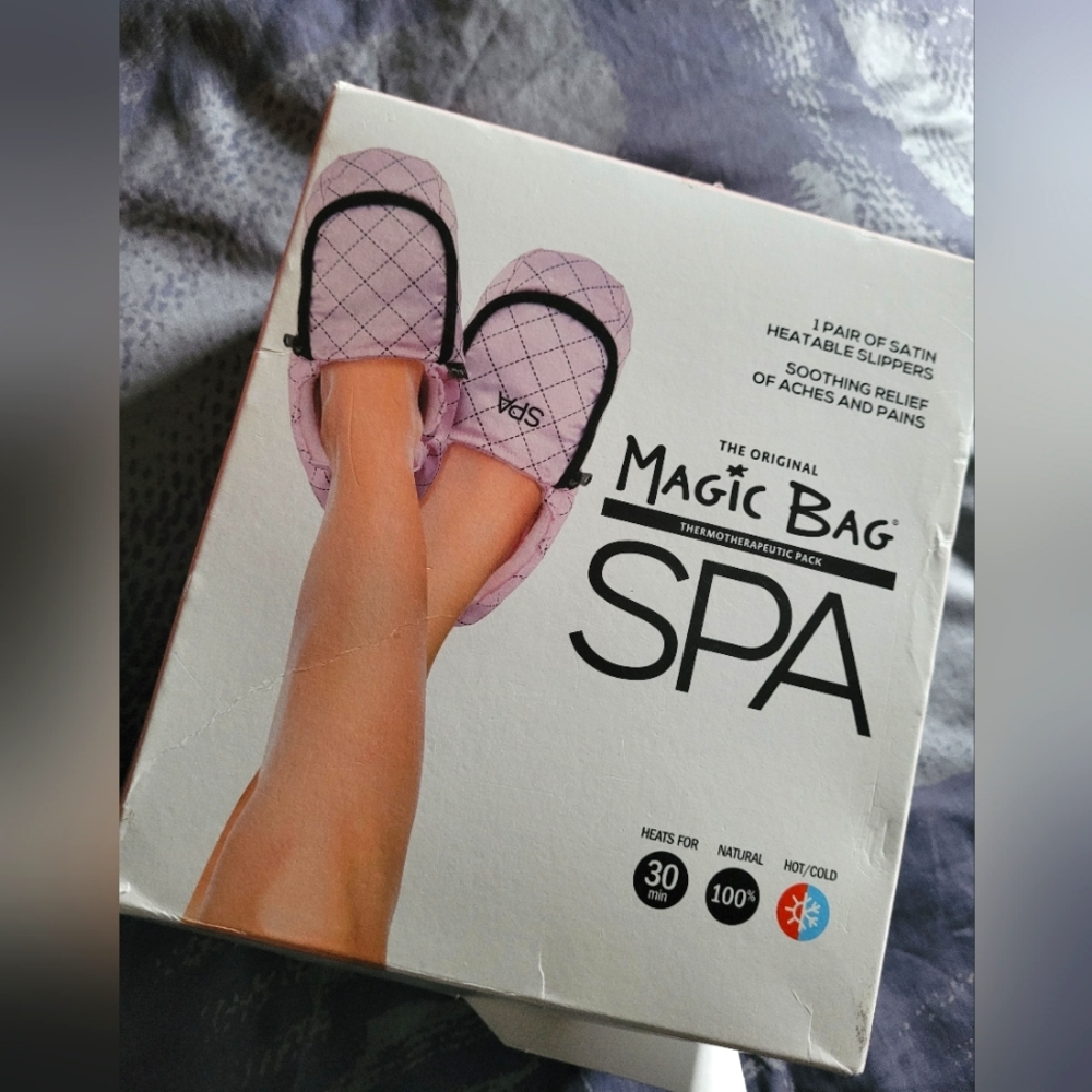 ⭐️Magic Bag Satin SPA Slippers⭐️